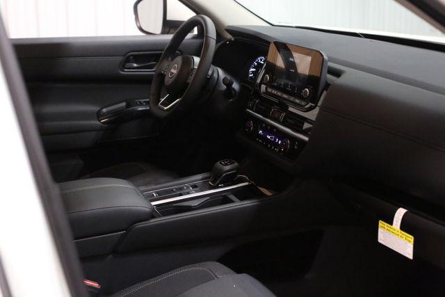 new 2025 Nissan Pathfinder car, priced at $39,999