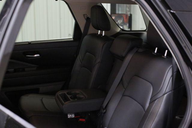new 2025 Nissan Pathfinder car, priced at $38,580