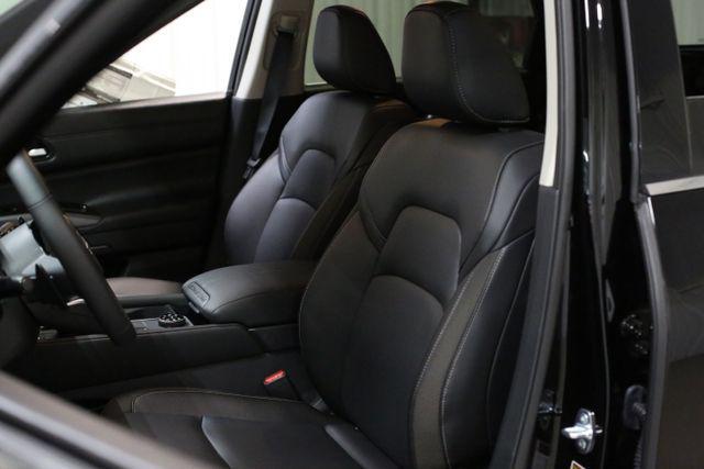 new 2025 Nissan Pathfinder car, priced at $38,580