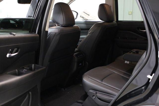 new 2025 Nissan Pathfinder car, priced at $38,580