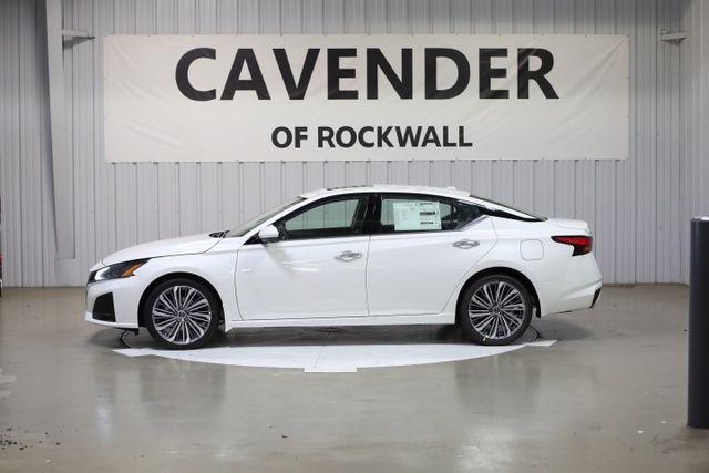 new 2025 Nissan Altima car, priced at $31,979