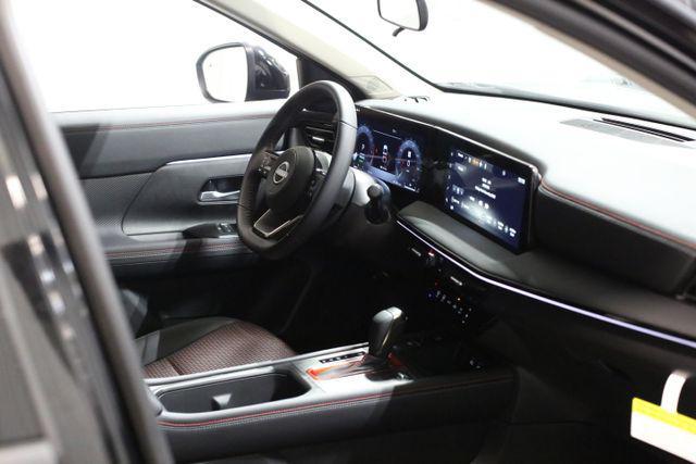 new 2025 Nissan Kicks car, priced at $27,555