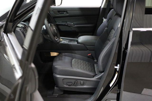 new 2025 Nissan Pathfinder car, priced at $39,427
