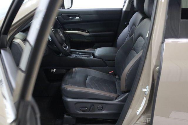 new 2025 Nissan Pathfinder car, priced at $49,655