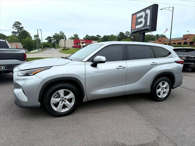 used 2023 Toyota Highlander car, priced at $30,950