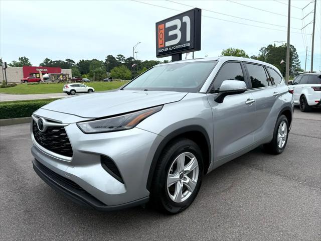 used 2023 Toyota Highlander car, priced at $30,950