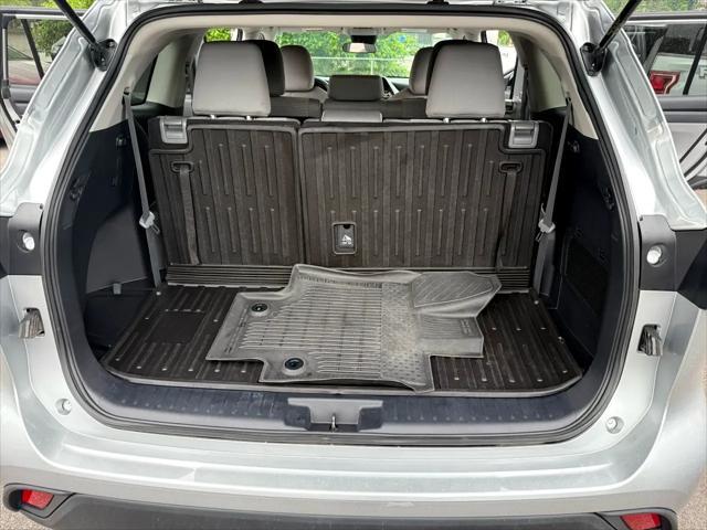 used 2023 Toyota Highlander car, priced at $30,950