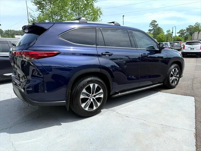 used 2021 Toyota Highlander car, priced at $33,875
