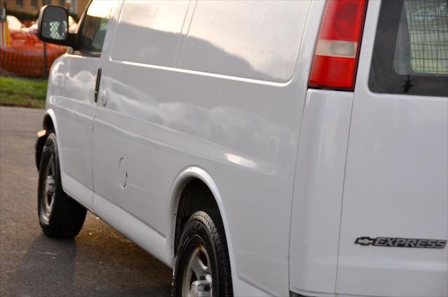 used 2007 Chevrolet Express 1500 car, priced at $9,895