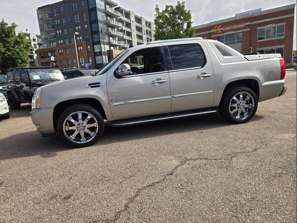used 2007 Cadillac Escalade EXT car, priced at $13,995