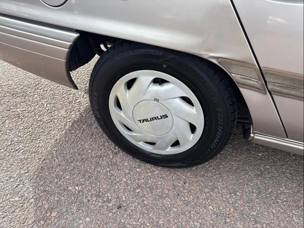 used 1994 Ford Taurus car, priced at $3,995