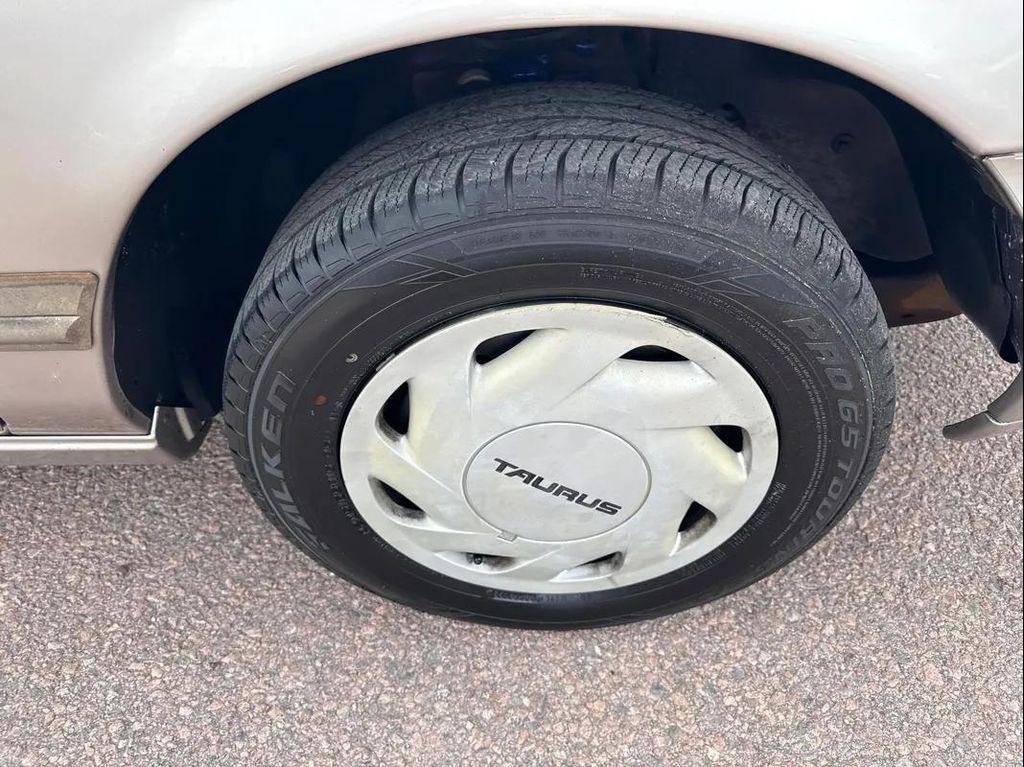 used 1994 Ford Taurus car, priced at $3,995