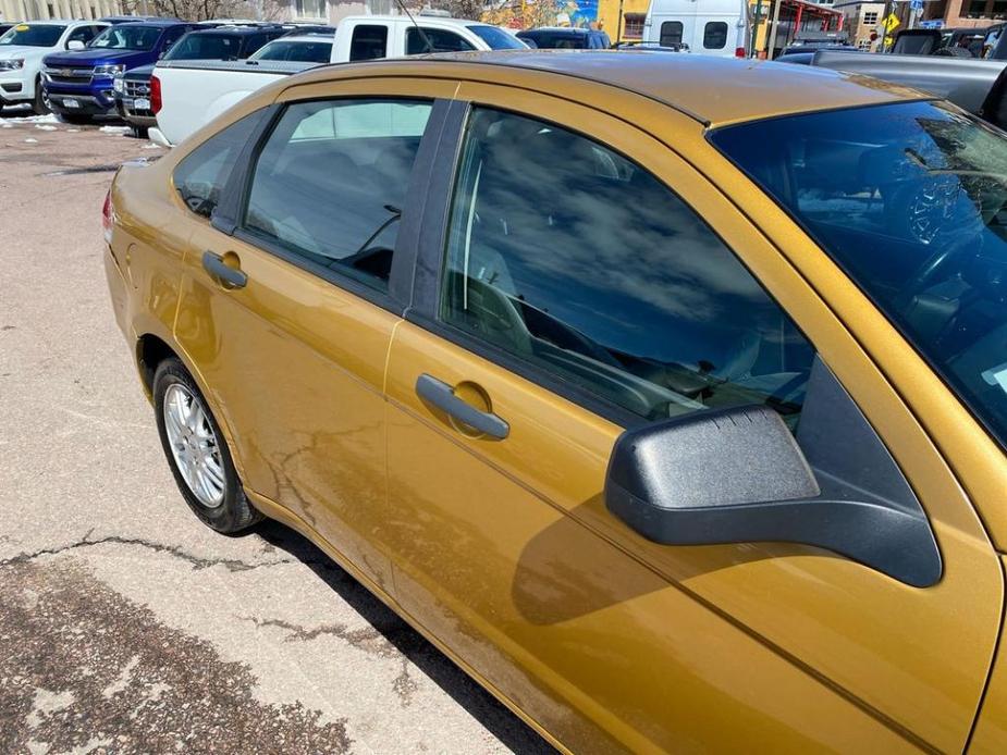 used 2009 Ford Focus car, priced at $4,000