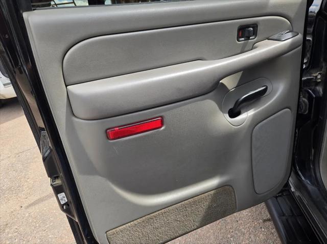 used 2004 Chevrolet Suburban car, priced at $10,900