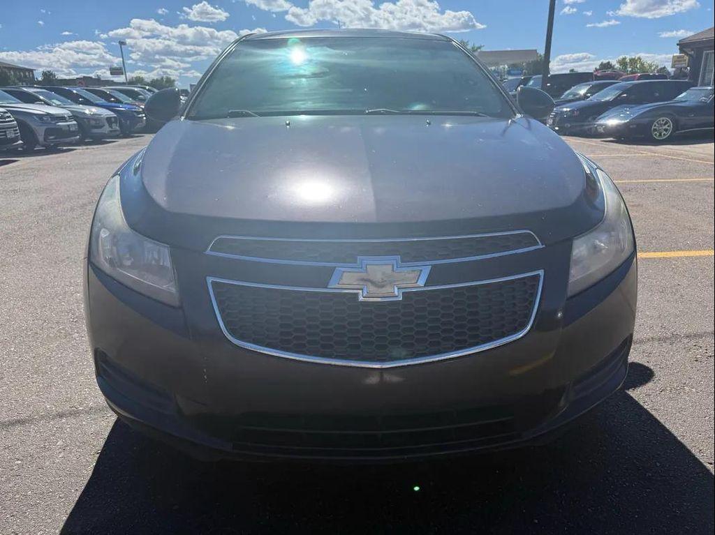 used 2014 Chevrolet Cruze car, priced at $3,300