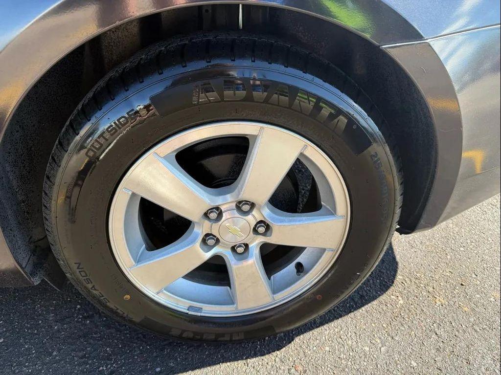 used 2014 Chevrolet Cruze car, priced at $3,300