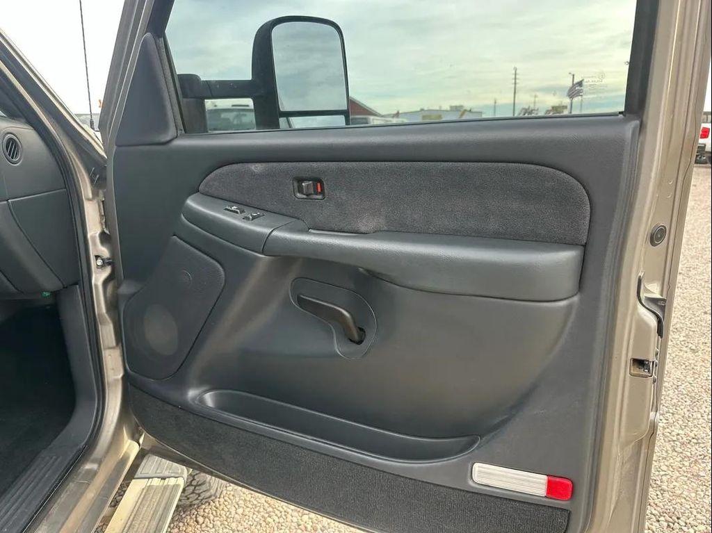 used 2001 Chevrolet Silverado 2500 car, priced at $10,500