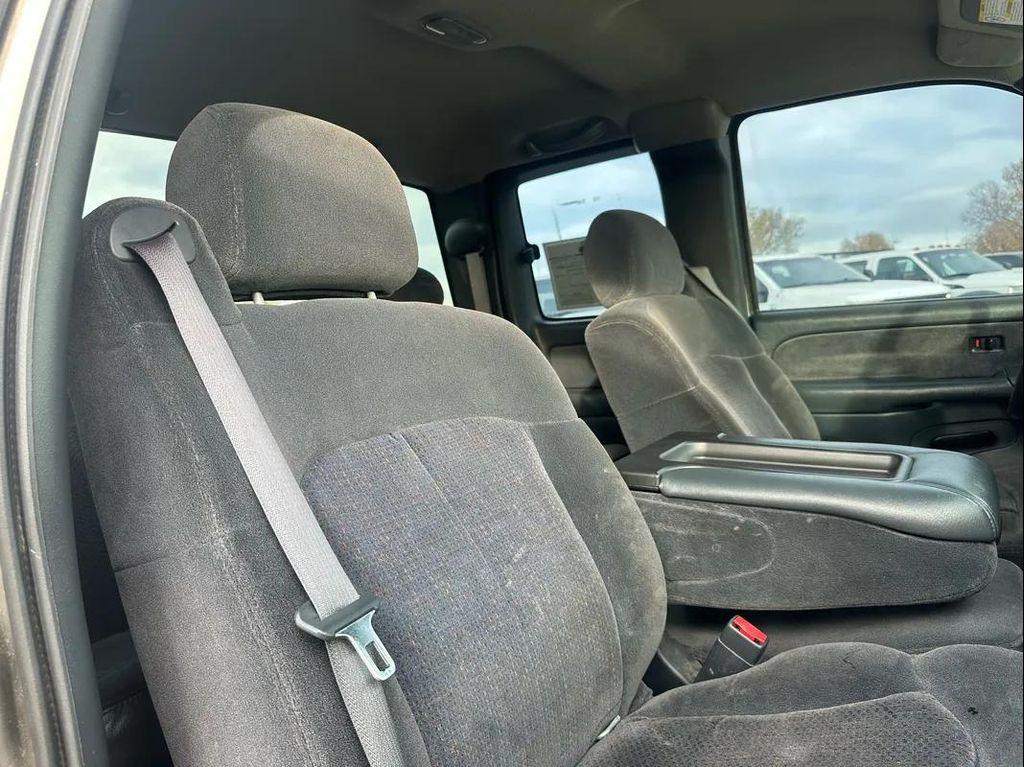 used 2001 Chevrolet Silverado 2500 car, priced at $10,500