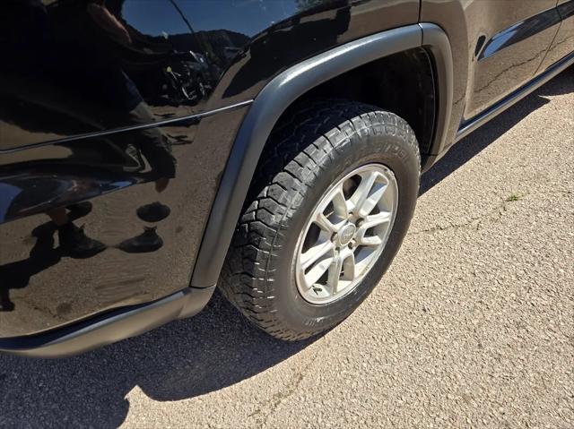 used 2018 Jeep Grand Cherokee car, priced at $16,000