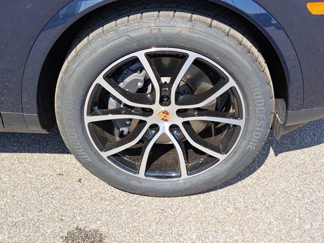 new 2025 Porsche Cayenne car, priced at $108,085