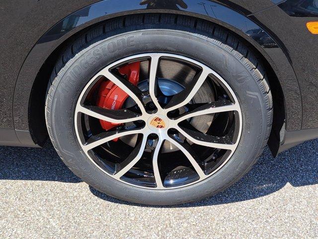 new 2025 Porsche Cayenne car, priced at $133,225