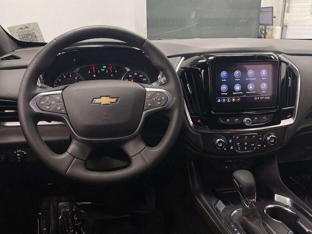 used 2023 Chevrolet Traverse car, priced at $34,216