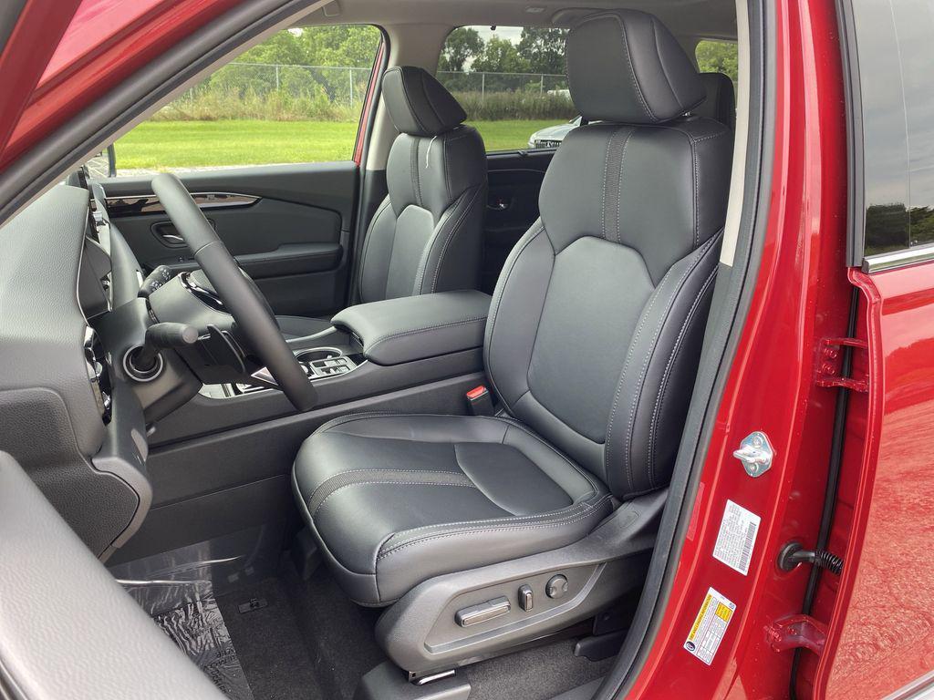 new 2025 Honda Pilot car, priced at $49,266