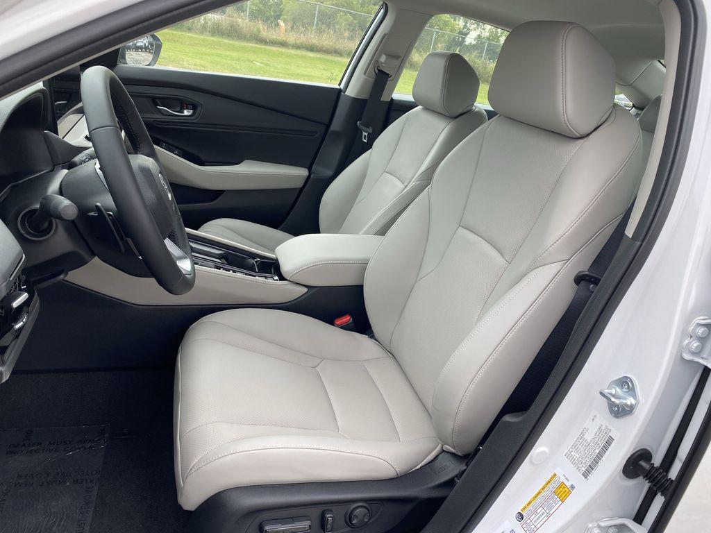 new 2025 Honda Accord Hybrid car, priced at $38,902