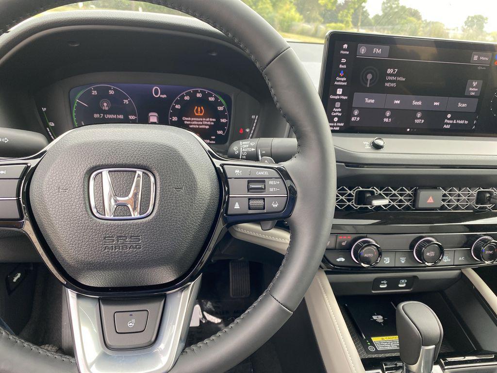 new 2025 Honda Accord Hybrid car, priced at $38,902