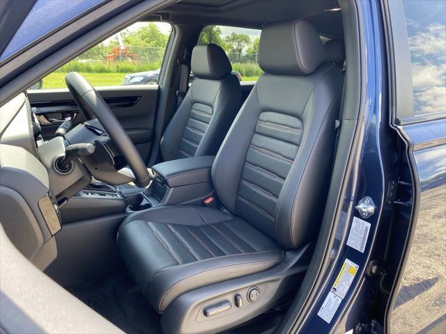 new 2026 Honda CR-V Hybrid car, priced at $43,645