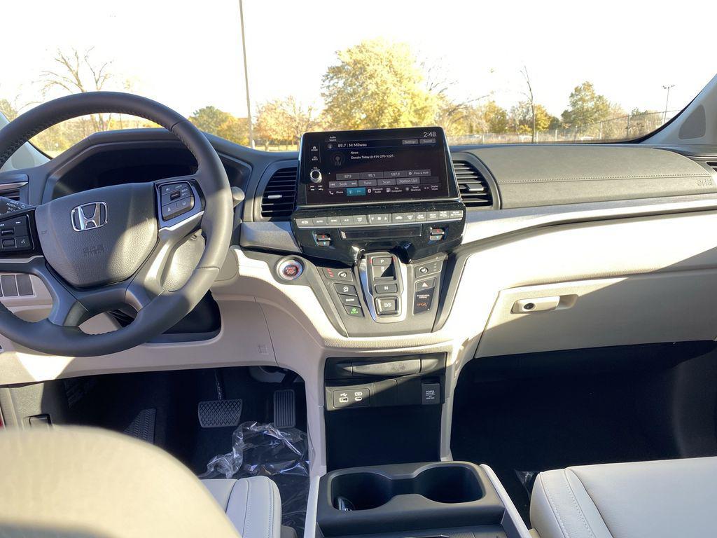 new 2026 Honda Odyssey car, priced at $42,164