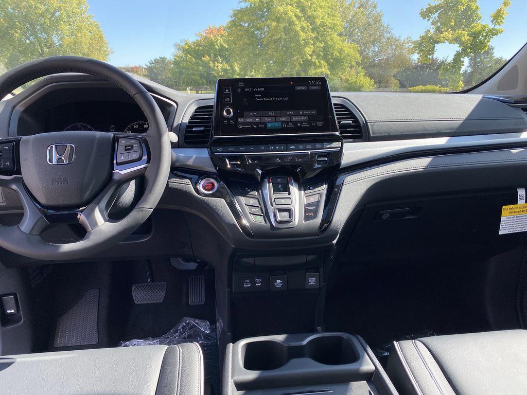 new 2026 Honda Odyssey car, priced at $45,433