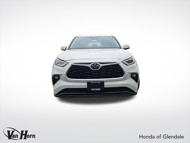 used 2021 Toyota Highlander car, priced at $22,336