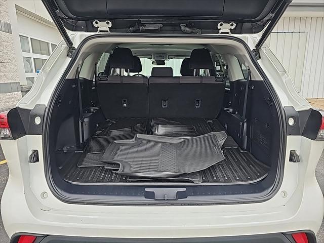 used 2021 Toyota Highlander car, priced at $22,336