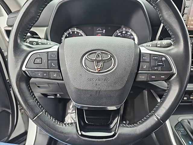 used 2021 Toyota Highlander car, priced at $22,336