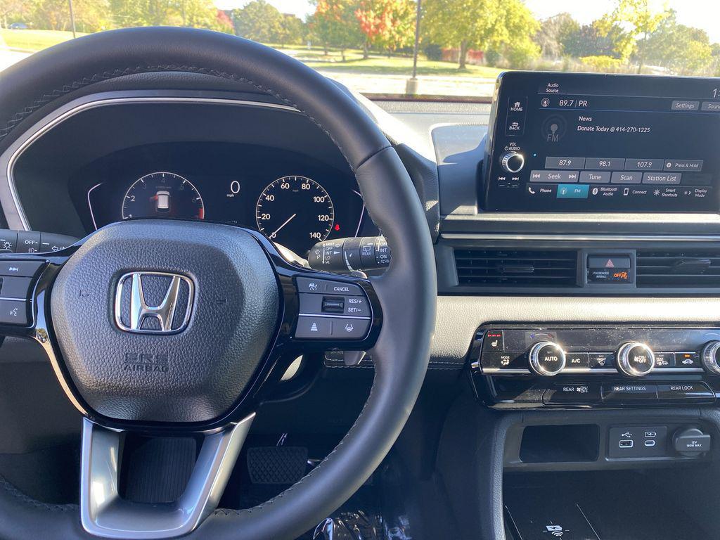 new 2025 Honda Pilot car, priced at $43,883