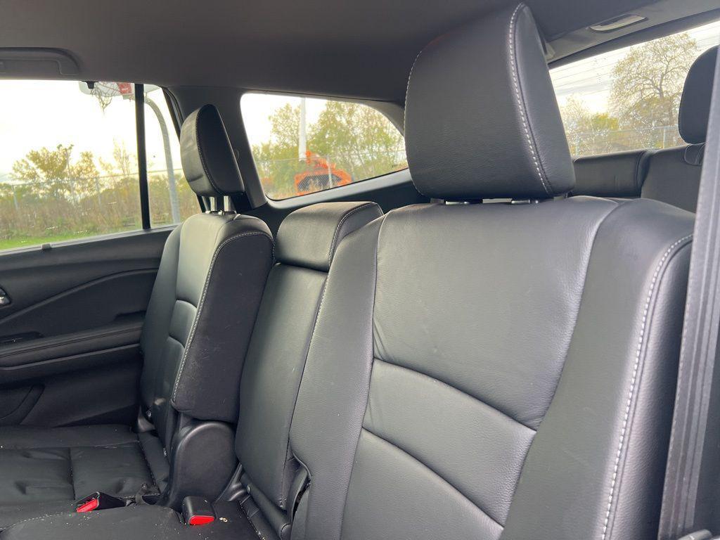 used 2022 Honda Pilot car, priced at $31,495