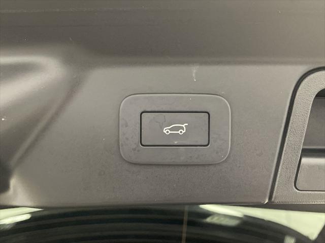 used 2024 Land Rover Range Rover Velar car, priced at $55,174
