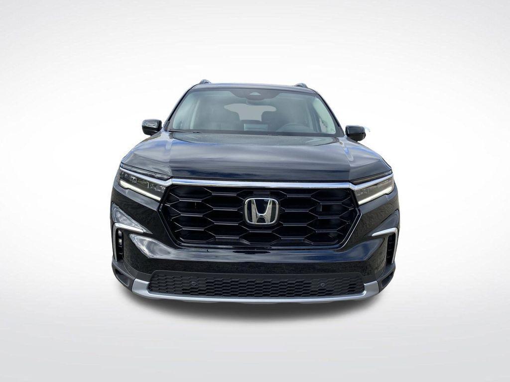 new 2025 Honda Pilot car, priced at $47,339