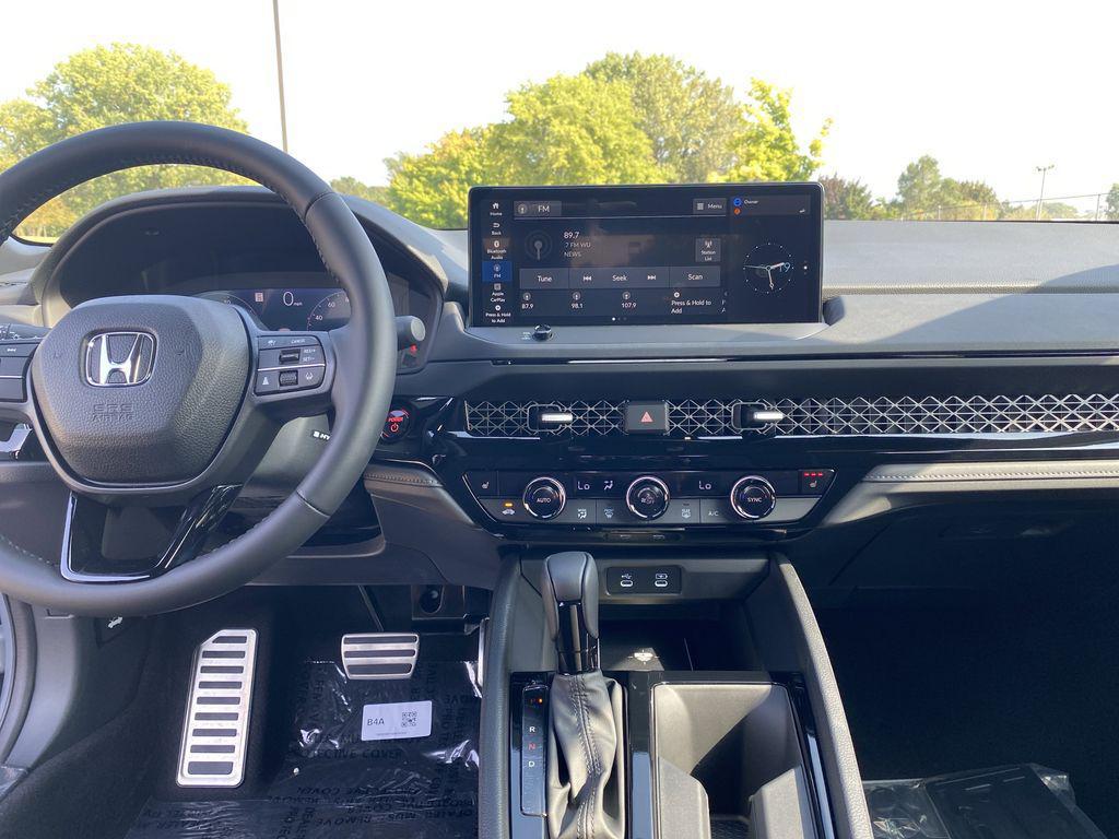 new 2025 Honda Accord Hybrid car, priced at $33,800