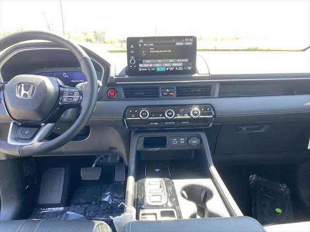 new 2025 Honda Pilot car, priced at $52,520