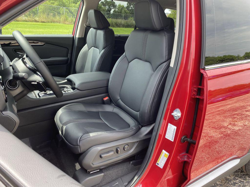 new 2025 Honda Pilot car, priced at $50,605