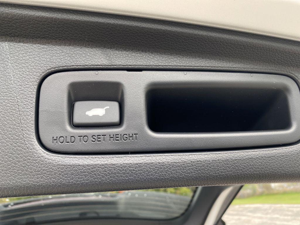 new 2026 Honda CR-V Hybrid car, priced at $40,115