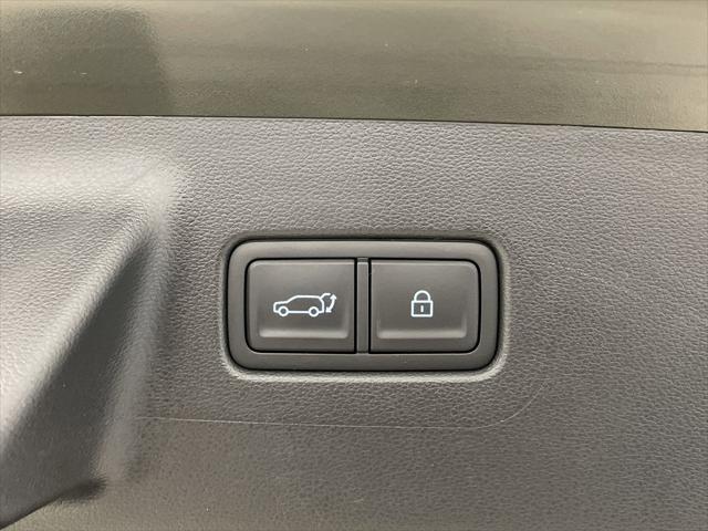 used 2024 Hyundai Santa Fe car, priced at $31,047