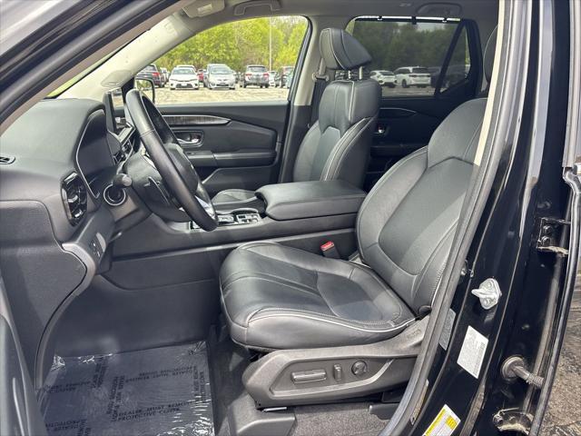 used 2025 Honda Pilot car, priced at $48,563