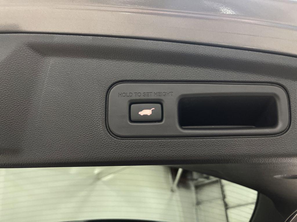 used 2025 Acura MDX car, priced at $58,000