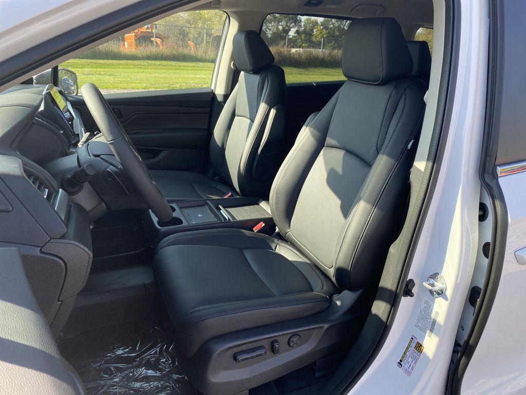 new 2026 Honda Odyssey car, priced at $42,164