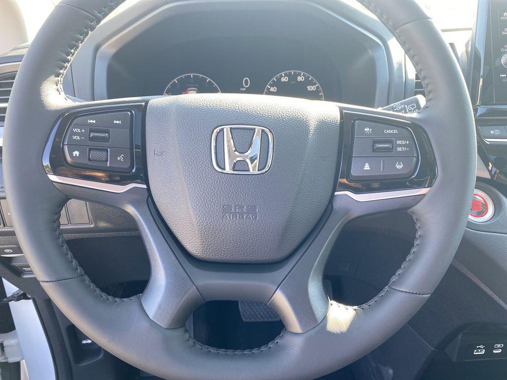 new 2026 Honda Odyssey car, priced at $42,164