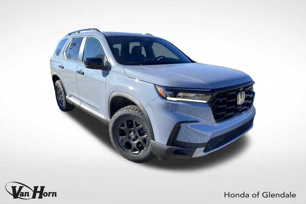 new 2025 Honda Pilot car, priced at $47,219