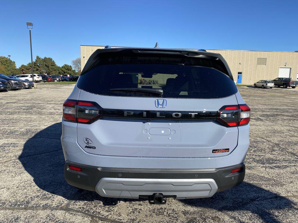 new 2025 Honda Pilot car, priced at $47,219